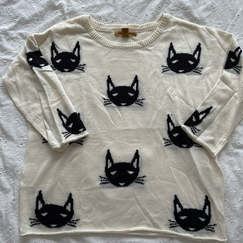 Cat-Patterned Sweater (Size L)